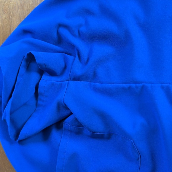 FIGS Catarina Winning Blue Short Sleeve Blue Scrub Top XL - Picture 8 of 10